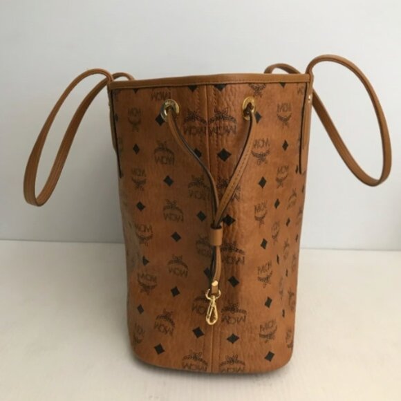 Authentic MCM Brand New Liz Reversible Visetos Tote Bag - Picture 2 of 8